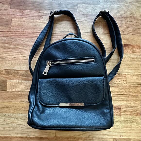 FAUX LEATHER x Women's Black Vegan Leather Backpack Purse WIth Gold Accents - Picture 2 of 9